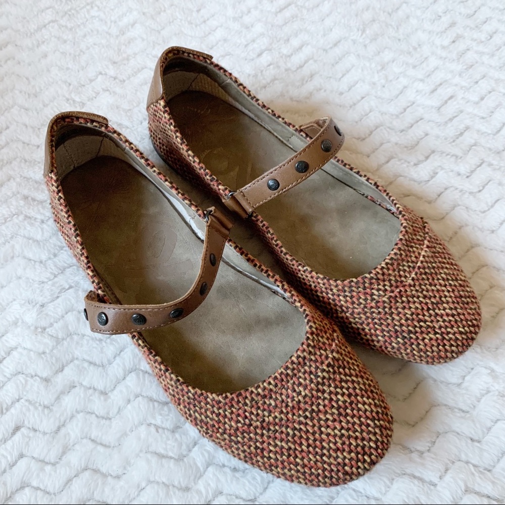 OTBT Mary Jane Strap Plaid Flats Size 8